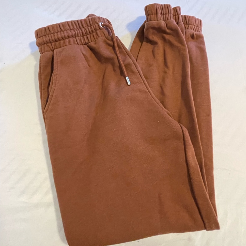 Stradivarius chocolate brown sweatpants